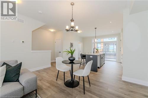 271 Grey Silo Road Unit# 65, Waterloo, ON - Indoor Photo Showing Dining Room