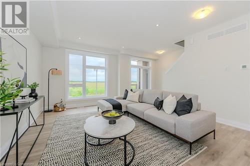 271 Grey Silo Road Unit# 65, Waterloo, ON - Indoor Photo Showing Living Room