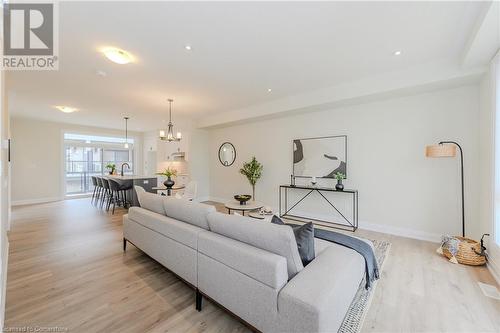 271 Grey Silo Road Unit# 65, Waterloo, ON - Indoor Photo Showing Living Room