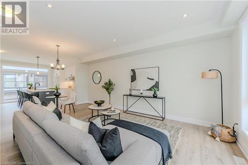 271 Grey Silo Road Unit# 65, Waterloo, ON - Indoor Photo Showing Living Room