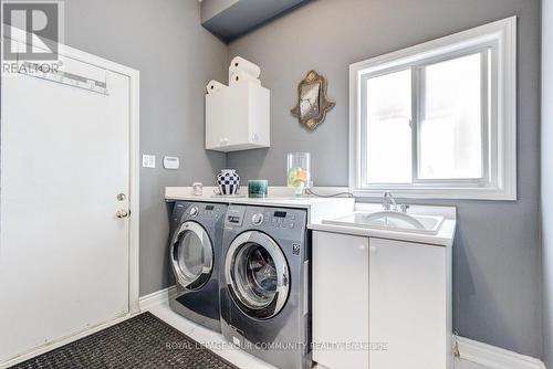 32 Freemont St, Vaughan, ON - Indoor Photo Showing Laundry Room