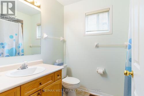 616 Napa Valley Avenue, Vaughan, ON - Indoor Photo Showing Bathroom