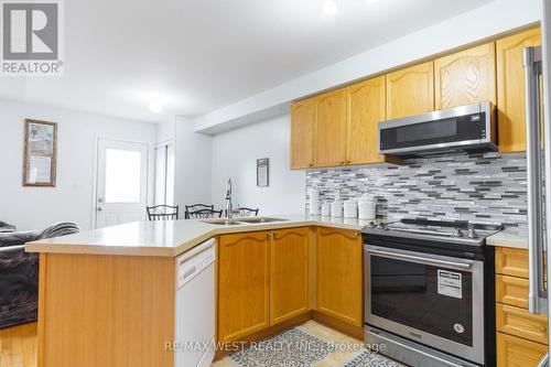 616 Napa Valley Avenue, Vaughan, ON - Indoor Photo Showing Kitchen With Double Sink