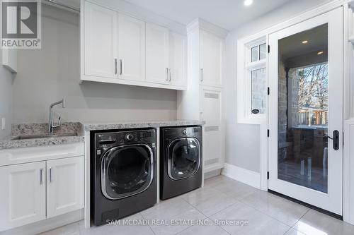 1285 Tecumseh Park Drive, Mississauga, ON - Indoor Photo Showing Laundry Room