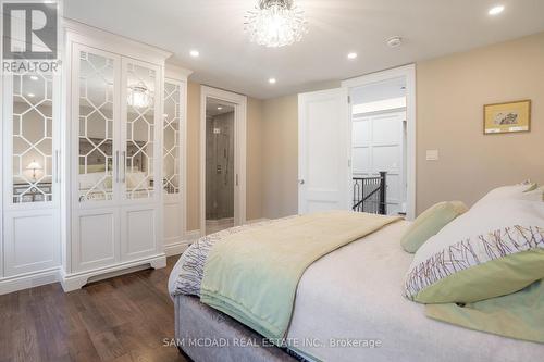 1285 Tecumseh Park Drive, Mississauga, ON - Indoor Photo Showing Bedroom