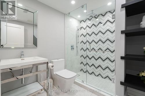 1285 Tecumseh Park Drive, Mississauga, ON - Indoor Photo Showing Bathroom