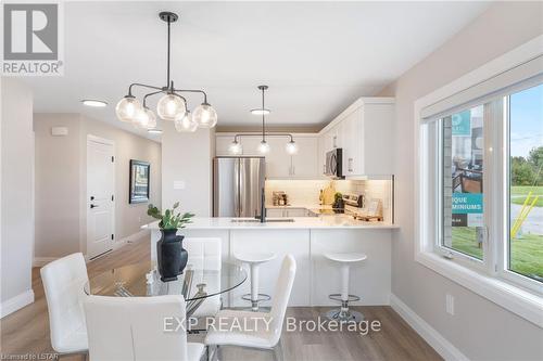 14 - 214 St Clair Boulevard, St. Clair, ON - Indoor Photo Showing Dining Room