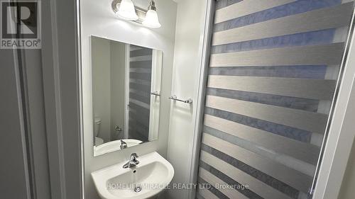 E21 - 261 Woodbine Avenue, Kitchener, ON - Indoor Photo Showing Bathroom