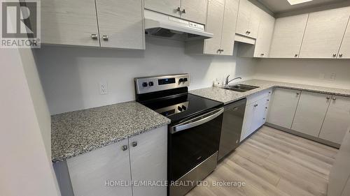E21 - 261 Woodbine Avenue, Kitchener, ON - Indoor Photo Showing Kitchen With Double Sink