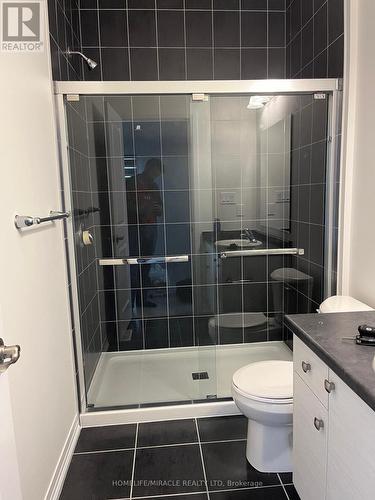 E21 - 261 Woodbine Avenue, Kitchener, ON - Indoor Photo Showing Bathroom