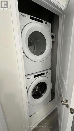 E21 - 261 Woodbine Avenue, Kitchener, ON - Indoor Photo Showing Laundry Room