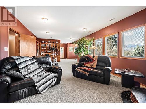 3340 Mcbride Road, Blind Bay, BC - Indoor Photo Showing Living Room