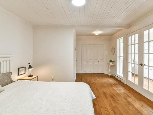Master bedroom - 1552 Boul. De Ste-Adèle, Sainte-Adèle, QC - Indoor Photo Showing Bedroom