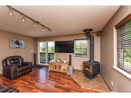 2910 Baird Rd, Courtenay, BC - Indoor Photo Showing Living Room