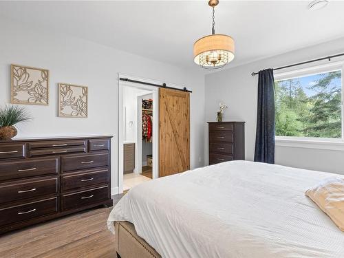 276 Castley Hts, Lake Cowichan, BC - Indoor Photo Showing Bedroom