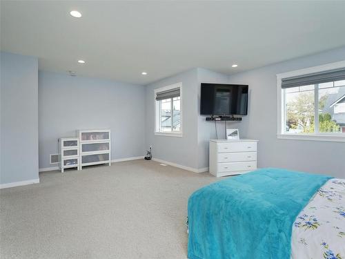 6243 Averill Dr, Duncan, BC - Indoor Photo Showing Bedroom