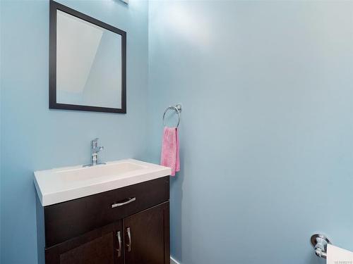 6243 Averill Dr, Duncan, BC - Indoor Photo Showing Bathroom