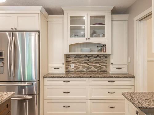 3961 Dunsmuir St, Port Alberni, BC - Indoor Photo Showing Kitchen With Stainless Steel Kitchen With Upgraded Kitchen