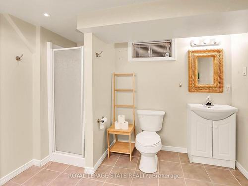 450 Bunting Rd, St. Catharines, ON - Indoor Photo Showing Bathroom