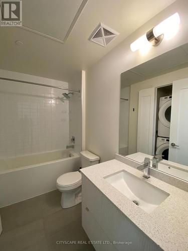 612 - 330 Richmond Street W, Toronto, ON - Indoor Photo Showing Bathroom