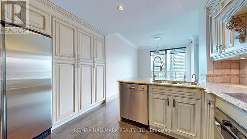 3710 - 8 Park Road, Toronto, ON - Indoor Photo Showing Kitchen With Upgraded Kitchen