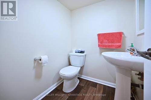 40 Gardens Crescent, Toronto, ON - Indoor Photo Showing Bathroom