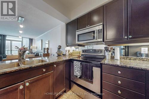610 - 100 Promenade Circle, Vaughan, ON - Indoor Photo Showing Kitchen With Double Sink
