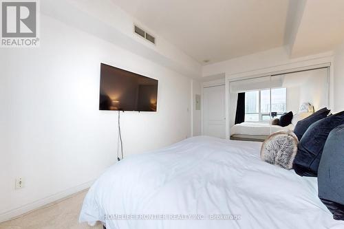 610 - 100 Promenade Circle, Vaughan, ON - Indoor Photo Showing Bedroom