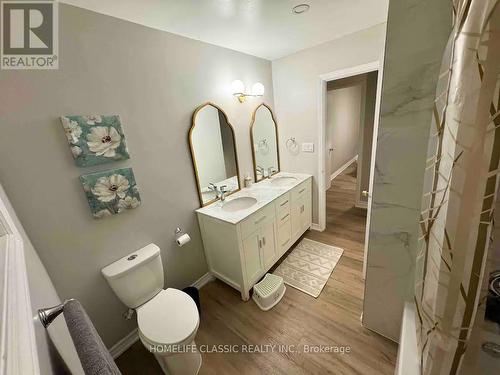 1015 Westmount Avenue, Innisfil, ON - Indoor Photo Showing Bathroom