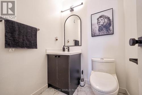 279 Mcclelland Way, Aurora, ON - Indoor Photo Showing Bathroom