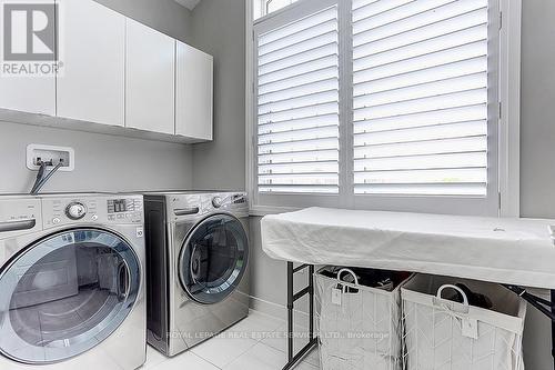 330 Wisteria Way, Oakville, ON - Indoor Photo Showing Laundry Room