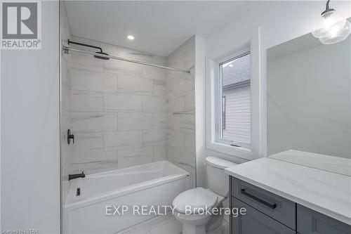 2692 Heardcreek Trail, London, ON - Indoor Photo Showing Bathroom