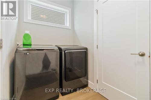 26 Alexander Circle, Strathroy-Caradoc, ON - Indoor Photo Showing Laundry Room