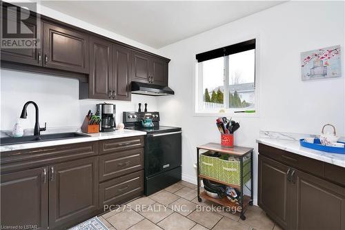 9 Tanner Dr, London, ON - Indoor Photo Showing Kitchen With Double Sink