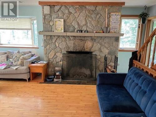 9306 Malaspina Rd, Powell River, BC - Indoor Photo Showing Living Room With Fireplace
