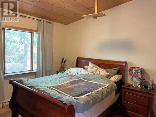 9306 Malaspina Rd, Powell River, BC - Indoor Photo Showing Bedroom