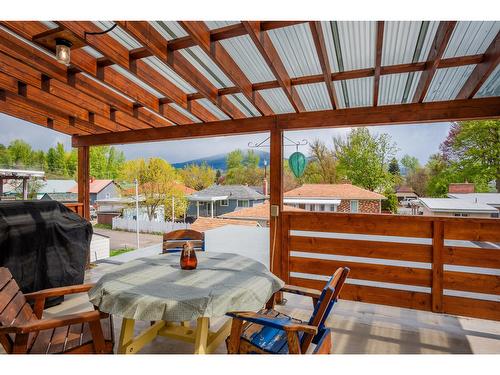 375 Willow Drive, Warfield, BC - Outdoor With Deck Patio Veranda With Exterior
