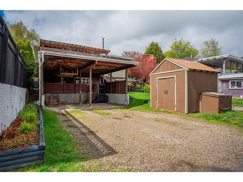375 Willow Drive, Warfield, BC - Outdoor With Deck Patio Veranda With Exterior
