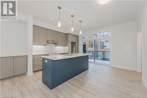 271 Grey Silo Road Unit# 68, Waterloo, ON - Indoor Photo Showing Kitchen