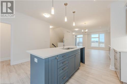 271 Grey Silo Road Unit# 68, Waterloo, ON - Indoor Photo Showing Kitchen