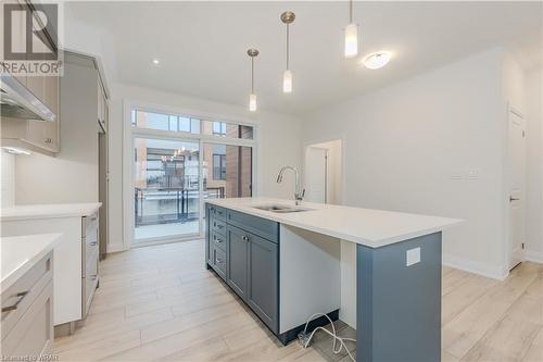 271 Grey Silo Road Unit# 68, Waterloo, ON - Indoor Photo Showing Kitchen With Double Sink