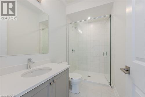 271 Grey Silo Road Unit# 68, Waterloo, ON - Indoor Photo Showing Bathroom