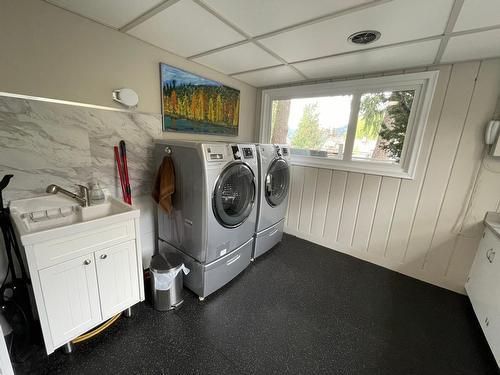 1201 Fell Street, Nelson, BC - Indoor Photo Showing Laundry Room