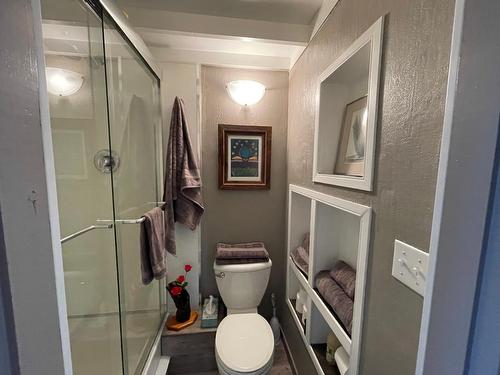 1201 Fell Street, Nelson, BC - Indoor Photo Showing Bathroom