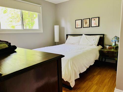 210 21St Avenue S, Creston, BC - Indoor Photo Showing Bedroom