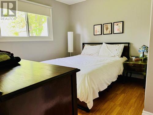 210 21St  S Avenue, Creston, BC - Indoor Photo Showing Bedroom