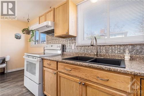 1410 Bellamy Street, Ottawa, ON - Indoor Photo Showing Kitchen With Double Sink