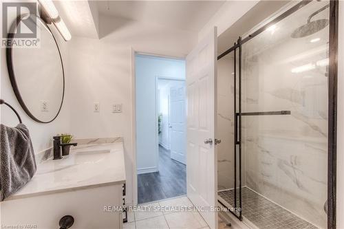 D25 - 12 Holdborn Drive, Kitchener, ON - Indoor Photo Showing Bathroom