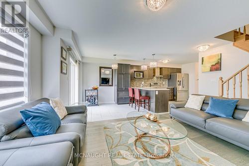 244 Kinsman Drive, Hamilton, ON - Indoor Photo Showing Living Room