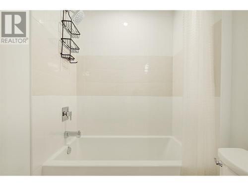 1800 Richter Street Unit# Ph10, Kelowna, BC - Indoor Photo Showing Bathroom